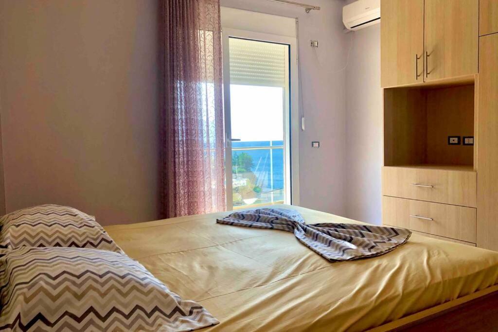 Spectacular Seaview Apartment Влёра Экстерьер фото